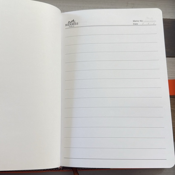 Hermès Orange Leather Notebook Cover GWP - Picture 8 of 10